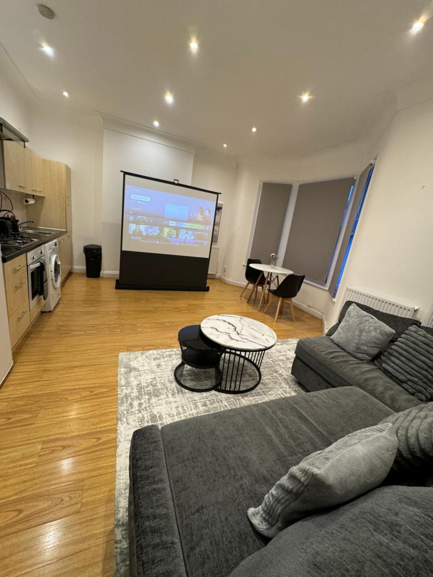 Spacious 2 Bed Flat In London Kültér fotó